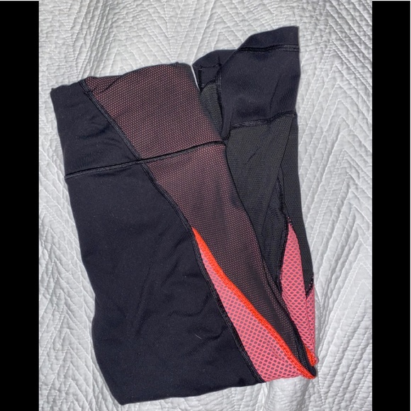 VICTORIAS SECRET VSX SPORT KNOCKOUT CAPRI LEGGING - Picture 3 of 4